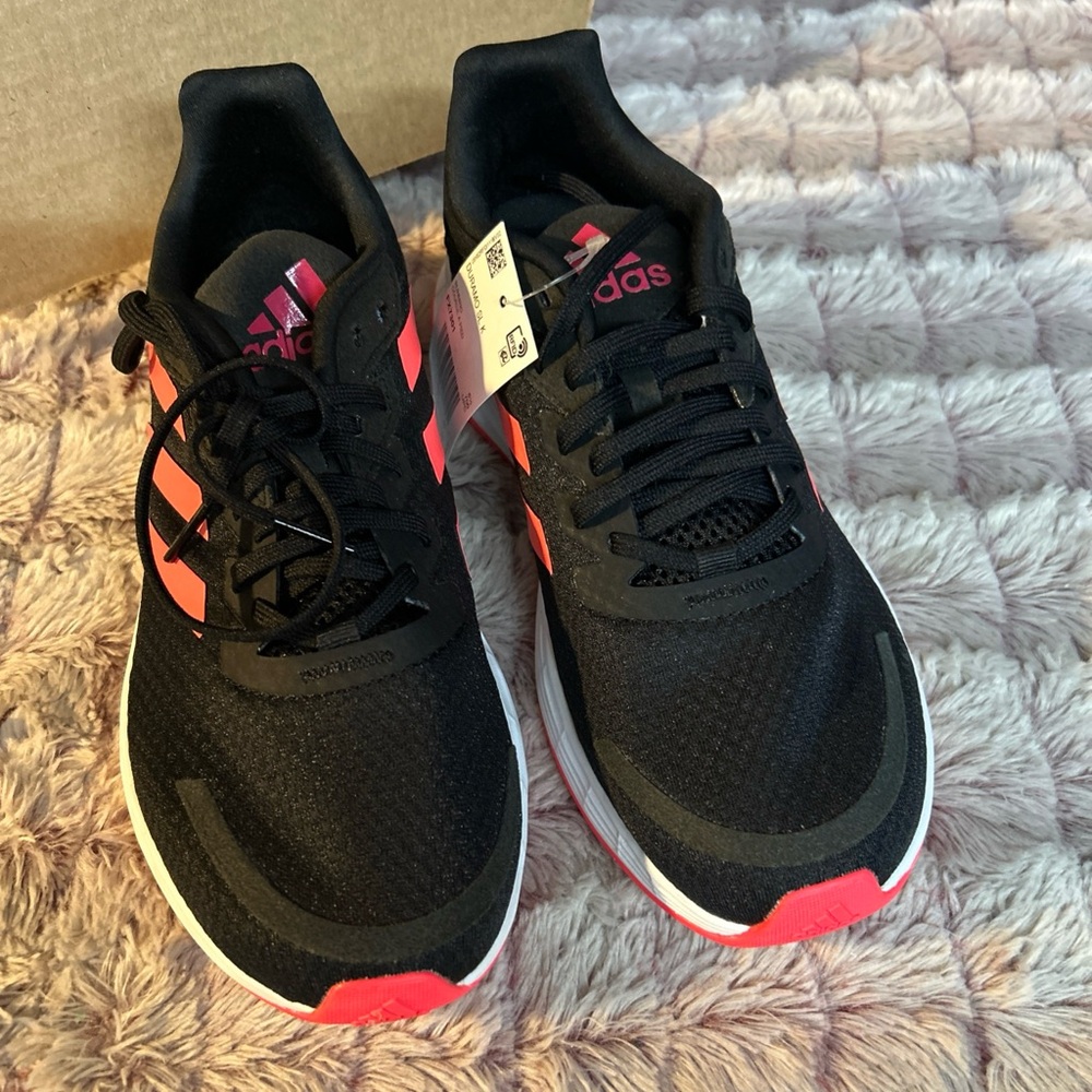 𝅺New Women Adidas Black & Hot Pink Sneakers Size 7